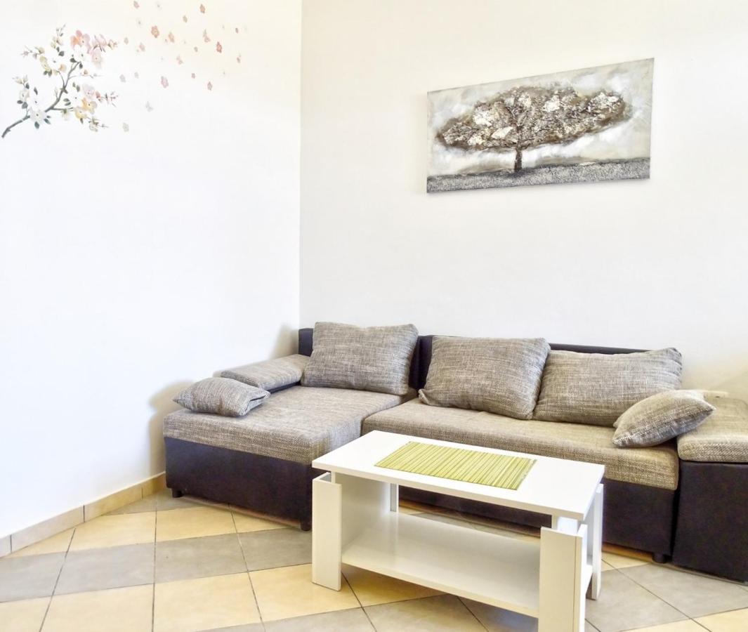 Apartments Zoka Vir Eksteriør bilde